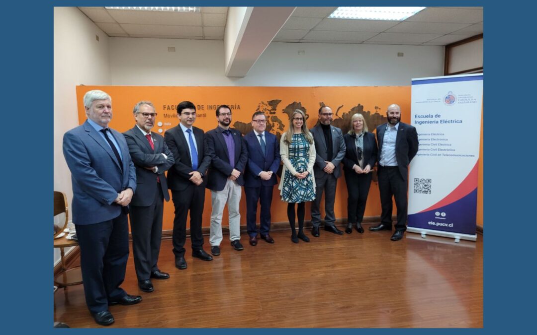 La embajadora de Estados Unidos en Chile, Bernadette Meehan, visitó el Laboratorio de Antenas de la Pontificia Universidad Católica de Valparaíso (PUCV