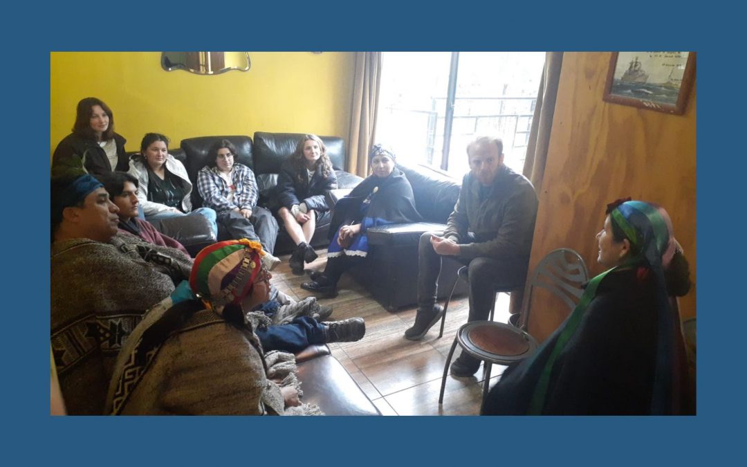 Estudiantes extranjeros del Centro de Español de la PUCV participaron en el curso «Resistencia, apropiación y sostenibilidad: encuentros interculturales con el pueblo indígena Mapuche.»